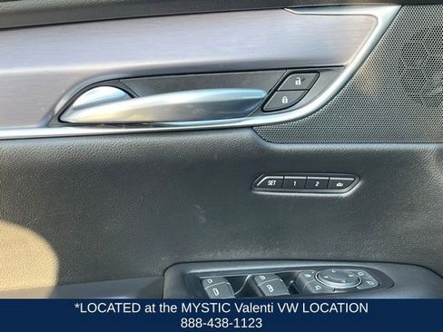 Used 2017 Cadillac XT5 Luxury w/ Driver Awareness Package image 33