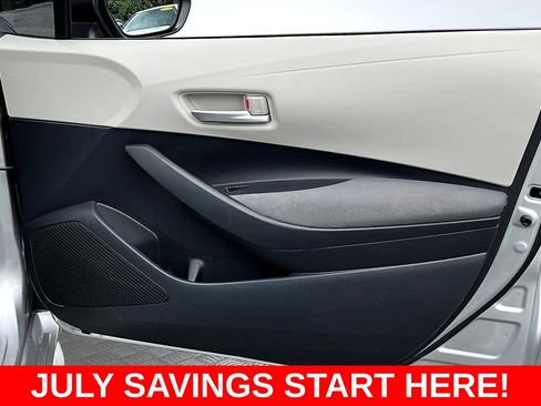 Used 2020 Toyota Corolla LE FWD image 29