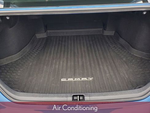 Used 2020 Toyota Camry XSE image 9