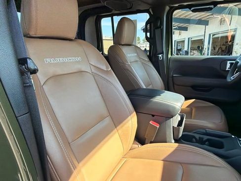 Used 2023 Jeep Gladiator Rubicon AWD/4WD image 10