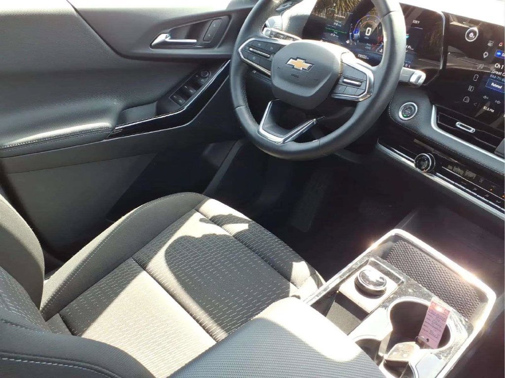 Used 2026 Chevrolet Equinox LT FWD image 19