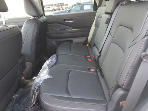 New 2026 Nissan Pathfinder SL AWD/4WD image 17