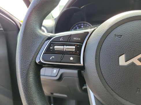 Used 2024 Kia Forte LXS FWD image 19