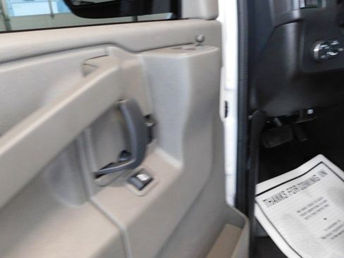 Used 2025 Chevrolet Express 2500 w/ Driver Convenience Package image 15