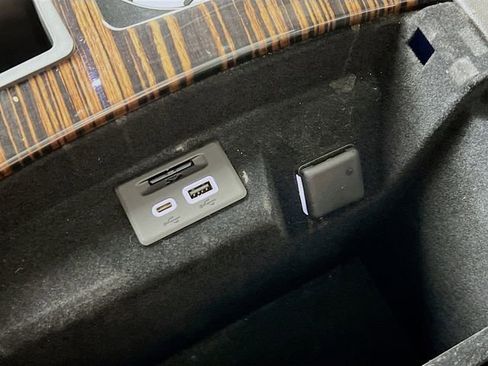 Used 2023 Cadillac Escalade ESV Premium Luxury w/ Performance Package image 36