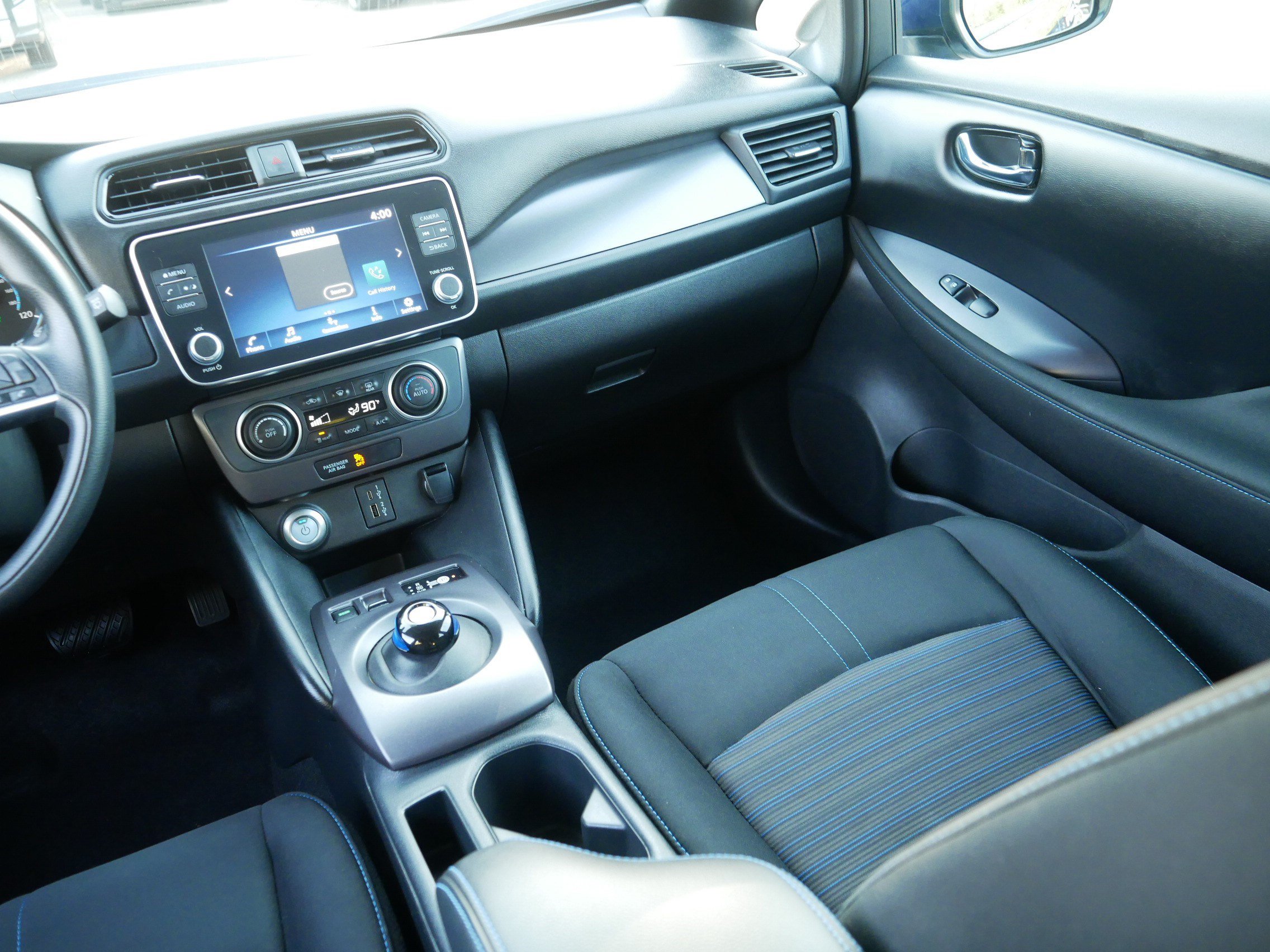 Certified 2025 Nissan Leaf S FWD image 11