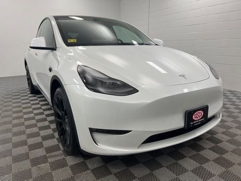 Used 2023 Tesla Model Y Long Range image 2