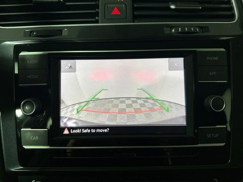 Used 2019 Volkswagen Golf Alltrack S image 20