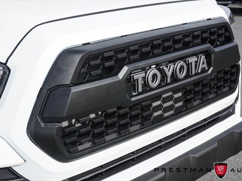 Used 2021 Toyota Tacoma TRD Off-Road w/ Technology Package image 22