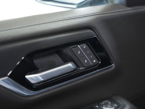 Used 2025 GMC Yukon Denali AWD/4WD image 35