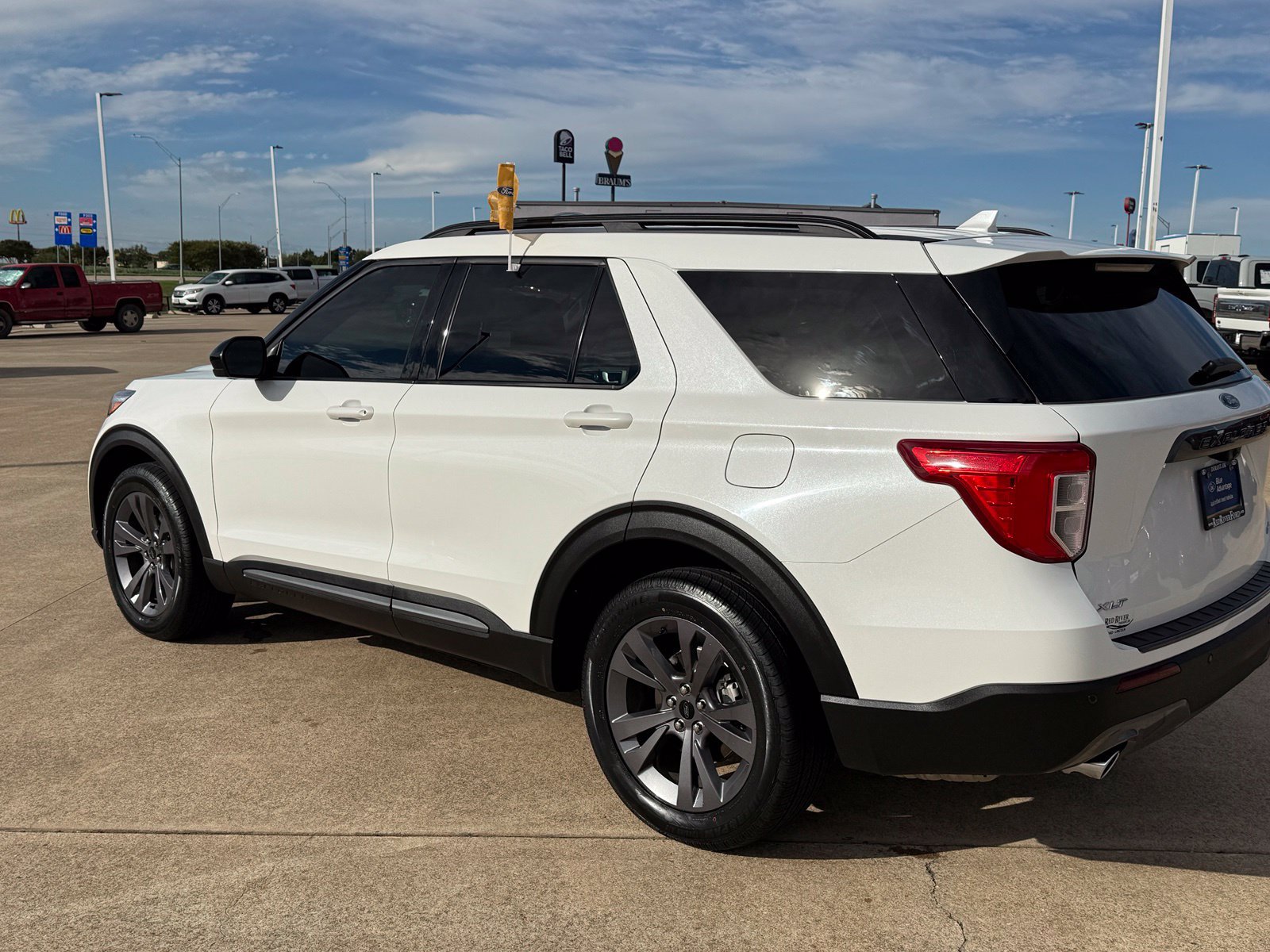 Certified 2024 Ford Explorer XLT w/ Equipment Group 202A AWD/4WD image 7