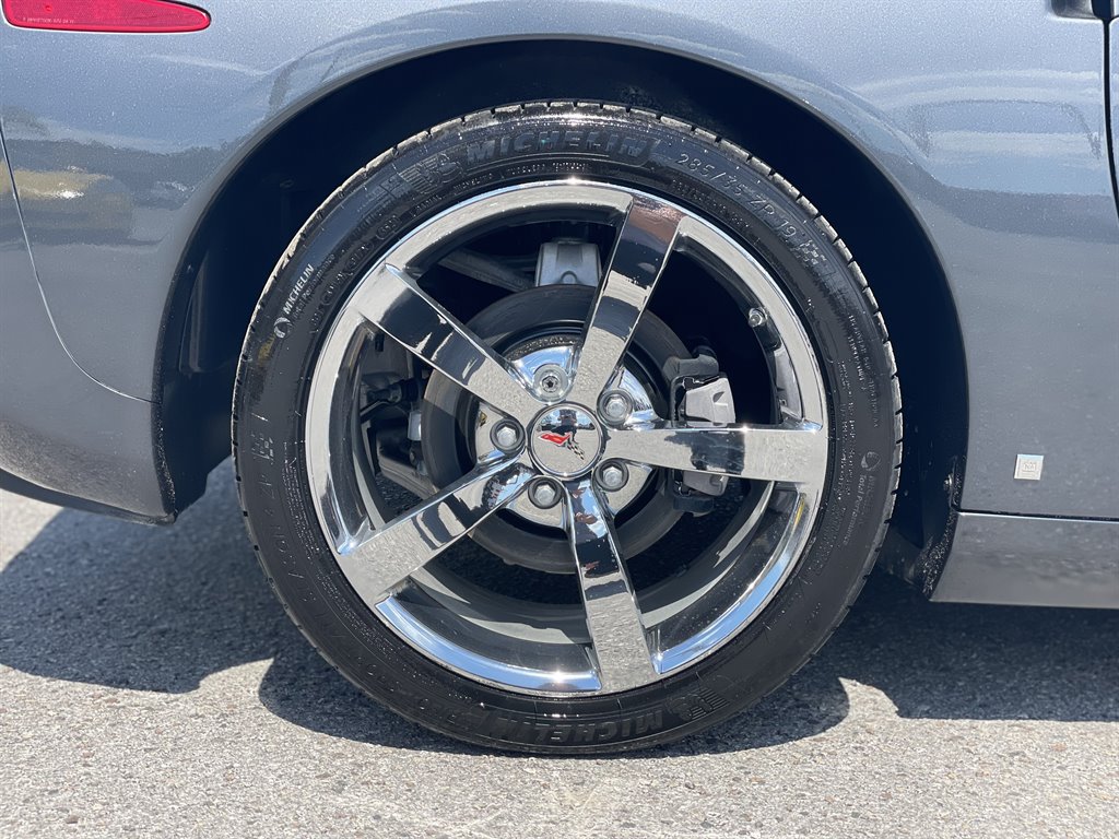 Used 2009 Chevrolet Corvette Coupe w/ Preferred Equipment Group RWD image 31