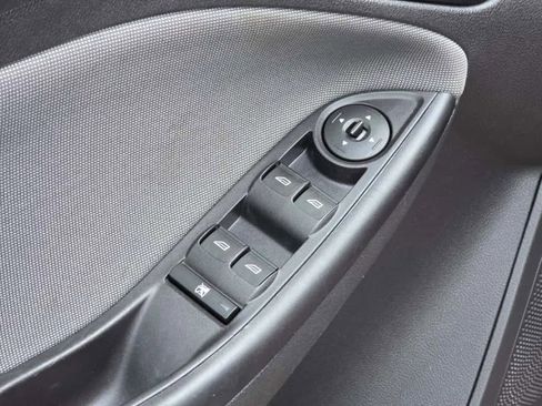 Used 2014 Ford Focus SE image 22