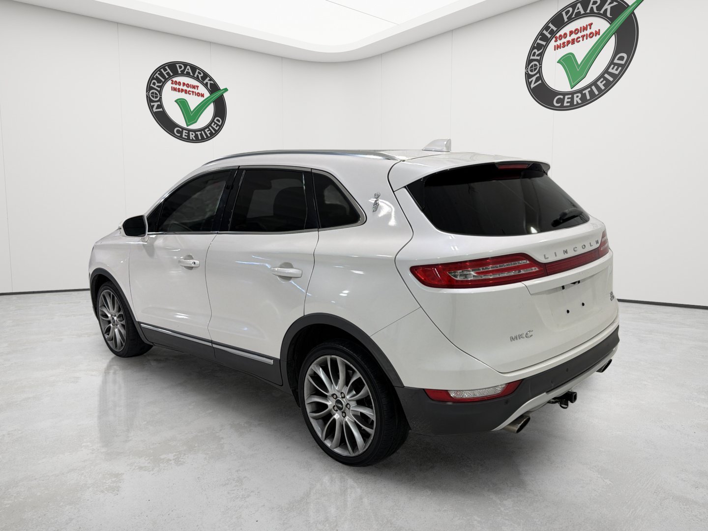 Used 2015 Lincoln MKC FWD w/ Equipment Group 102A Reserve image 3