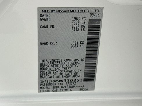 Used 2024 Nissan Altima 2.5 SV FWD image 24