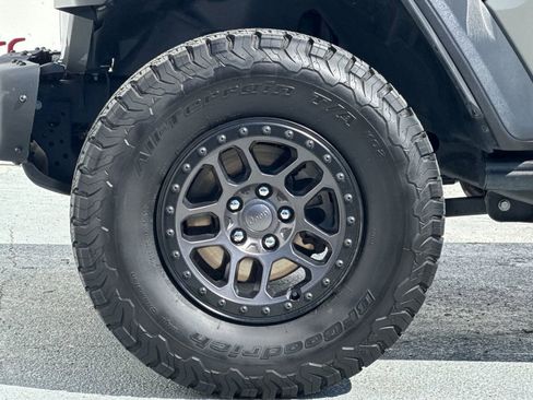 Used 2022 Jeep Wrangler Unlimited Rubicon w/ Xtreme Recon 35" Tire Package image 26