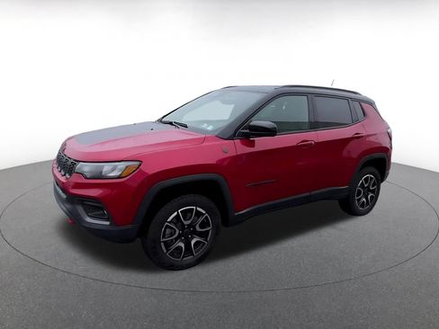 Used 2025 Jeep Compass Trailhawk AWD/4WD image 7