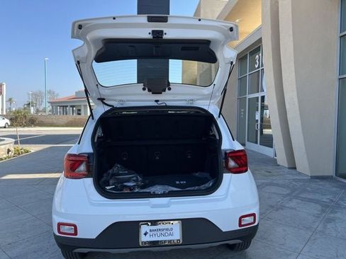 New 2026 Hyundai Venue SE image 24