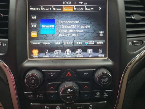 Used 2017 Jeep Grand Cherokee Laredo w/ Quick Order Package 23E AWD/4WD image 5