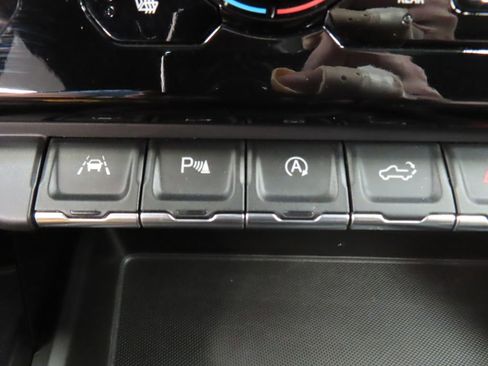 Used 2023 GMC Sierra 1500 AT4 w/ Technology Package AWD/4WD image 75