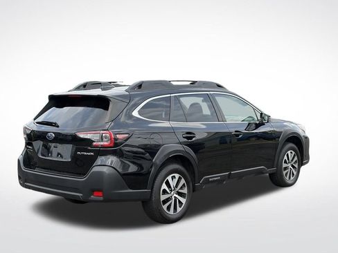 Used 2023 Subaru Outback Premium AWD/4WD image 6