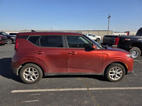 Used 2020 Kia Soul S image 9