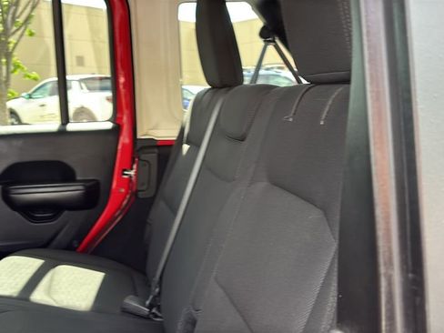 Used 2018 Jeep Wrangler Unlimited Sport S AWD/4WD image 29