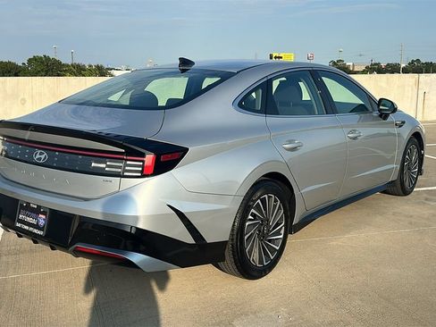 Used 2025 Hyundai Sonata SEL FWD image 12