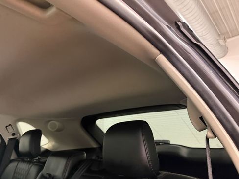 Used 2024 Ford Edge Titanium image 9