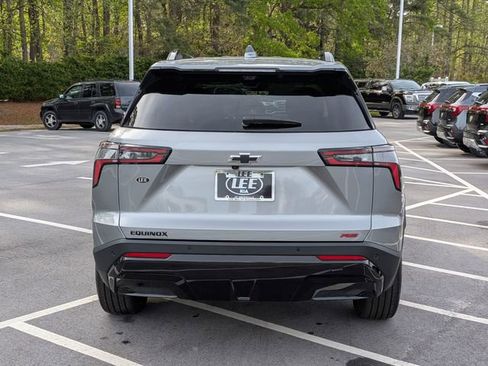 Used 2025 Chevrolet Equinox RS w/ Safety and Technology Package image 3