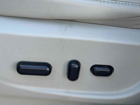 Used 2016 Ford C-MAX Energi SEL w/ Equipment Group 302A FWD image 25