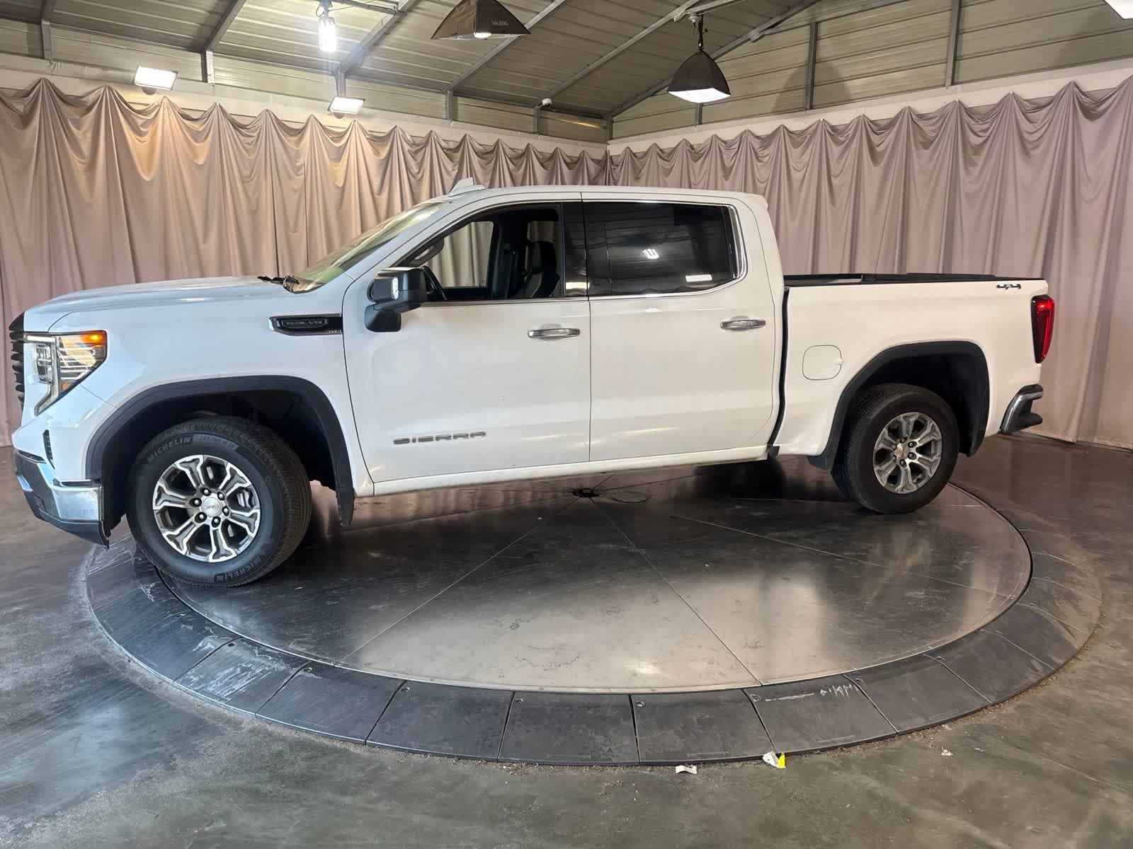 Used 2024 GMC Sierra 1500 SLT AWD/4WD image 7