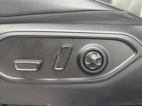 Used 2023 Jeep Grand Cherokee Overland AWD/4WD image 9