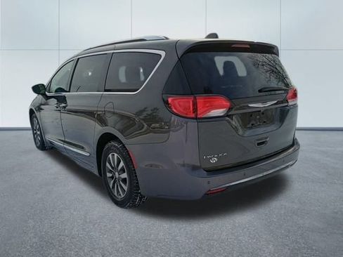 Used 2019 Chrysler Pacifica Touring-L Plus image 3