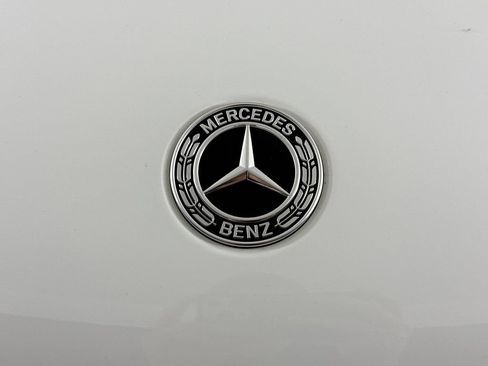 Used 2025 Mercedes-Benz GLC 350e 4MATIC image 25