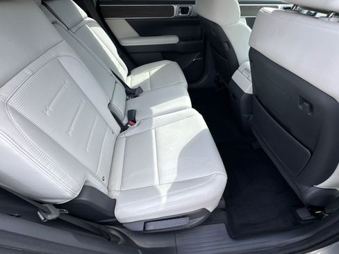 Used 2024 Hyundai Santa Fe Limited image 16