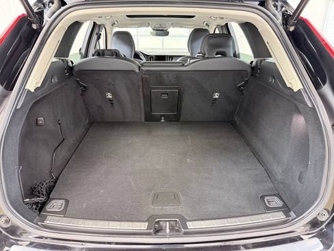 Used 2024 Volvo XC60 T8 Plus AWD/4WD image 28