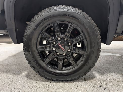 Used 2025 GMC Sierra 2500 AT4 w/ AT4 Premium Plus Package image 14