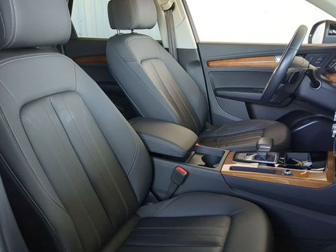 Used 2023 Audi Q5 2.0T Premium w/ Convenience Package image 8