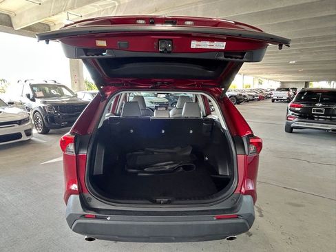 Used 2020 Toyota RAV4 XLE Premium image 37