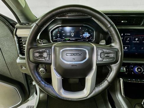 Certified 2025 GMC Sierra 1500 Denali w/ Technology Package AWD/4WD image 9
