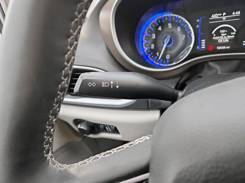 Used 2023 Chrysler Voyager LX image 20