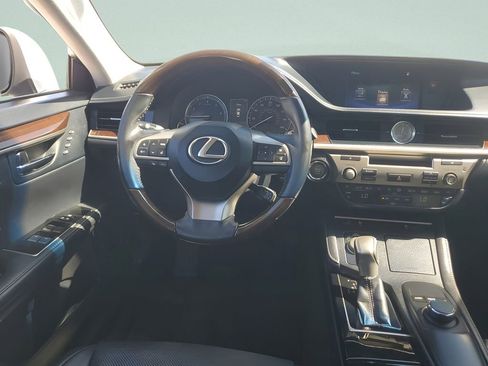Used 2016 Lexus ES 350 w/ Premium Package w/Wood Trim image 15