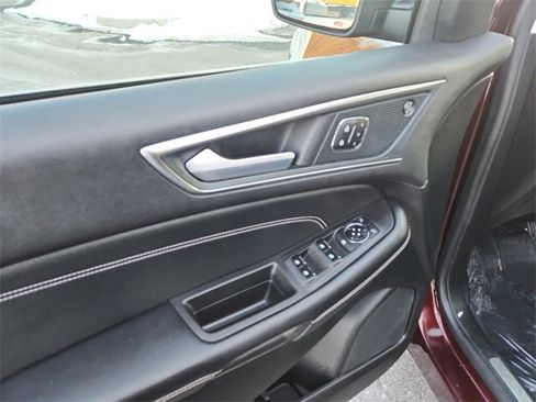 Used 2024 Ford Edge Titanium image 11