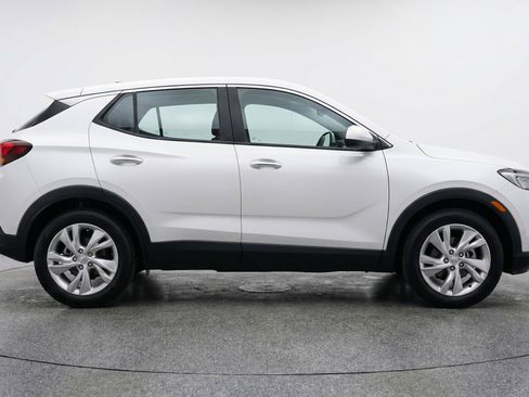 Used 2025 Buick Encore GX Preferred AWD/4WD image 11