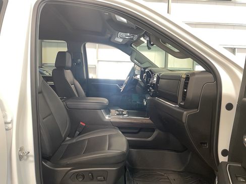 Used 2025 GMC Sierra 2500 SLT w/ SLT Premium Package AWD/4WD image 8