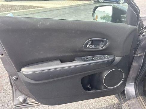 Used 2016 Honda HR-V EX image 14