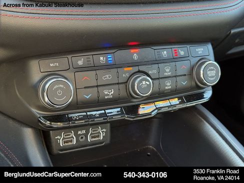 Used 2023 Dodge Durango GT image 25