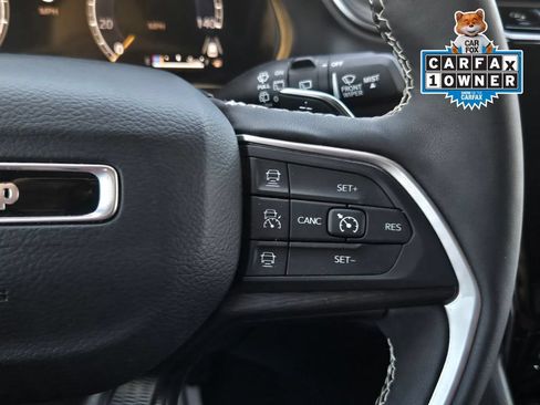Used 2025 Jeep Grand Cherokee Altitude AWD/4WD image 21