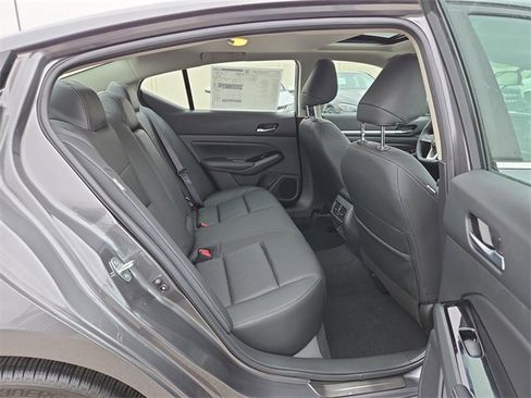 New 2025 Nissan Altima 2.5 SL image 14